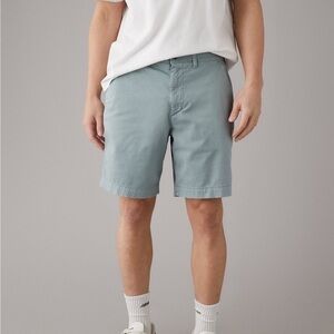 American Eagle lived-in khaki 9” short in teal